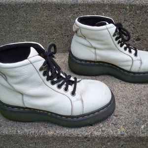 8597 - white leather vintage Dr Martens